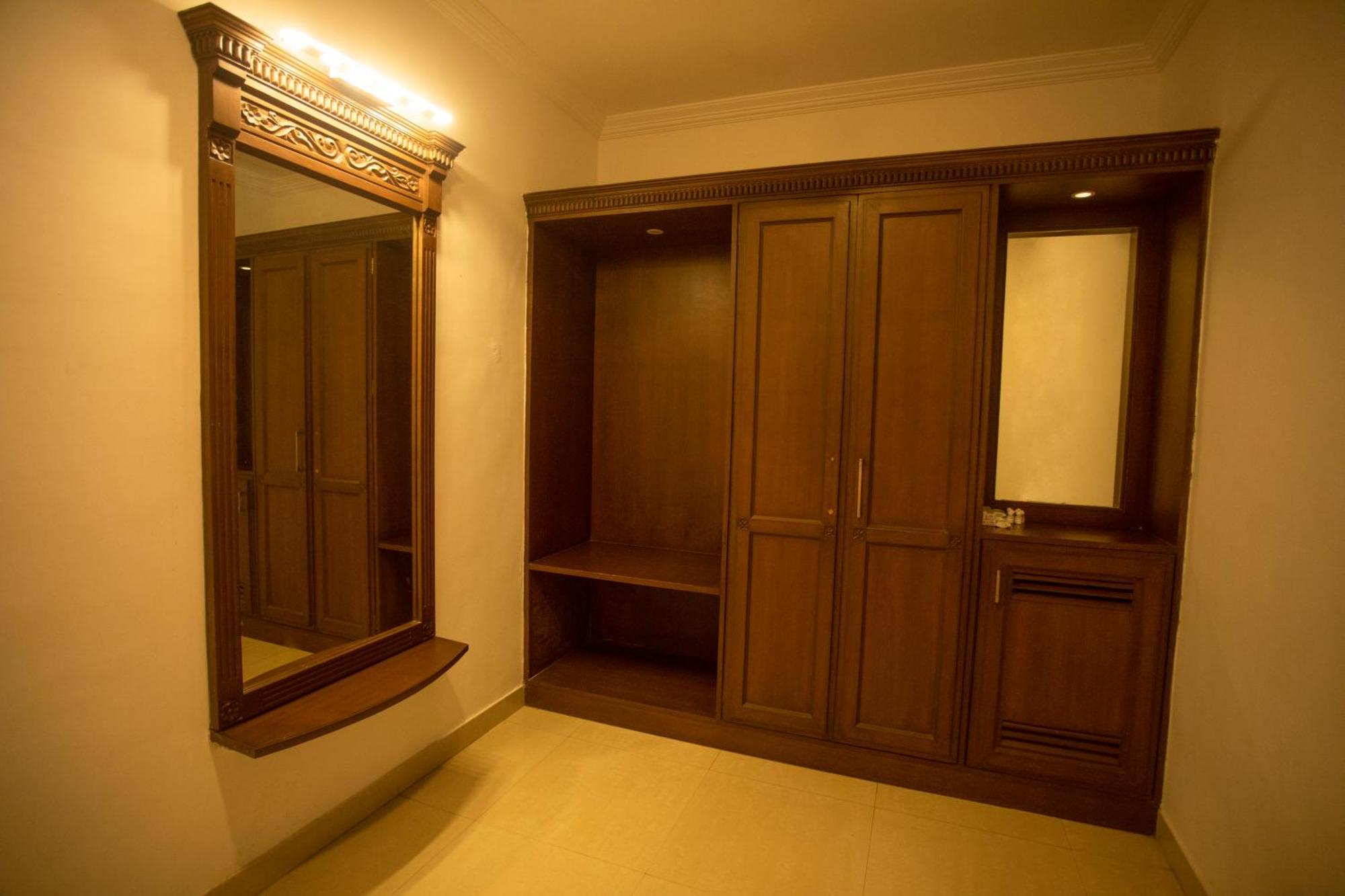 Saaral Resorts & Hotels Pvt Ltd Kuttālam Exterior foto
