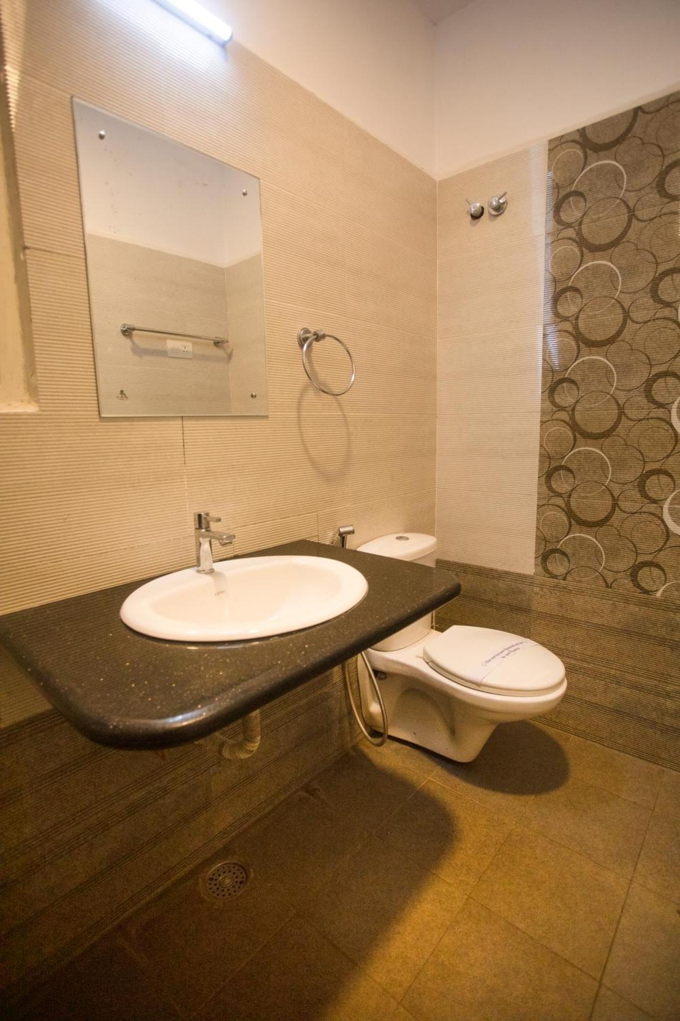 Saaral Resorts & Hotels Pvt Ltd Kuttālam Exterior foto