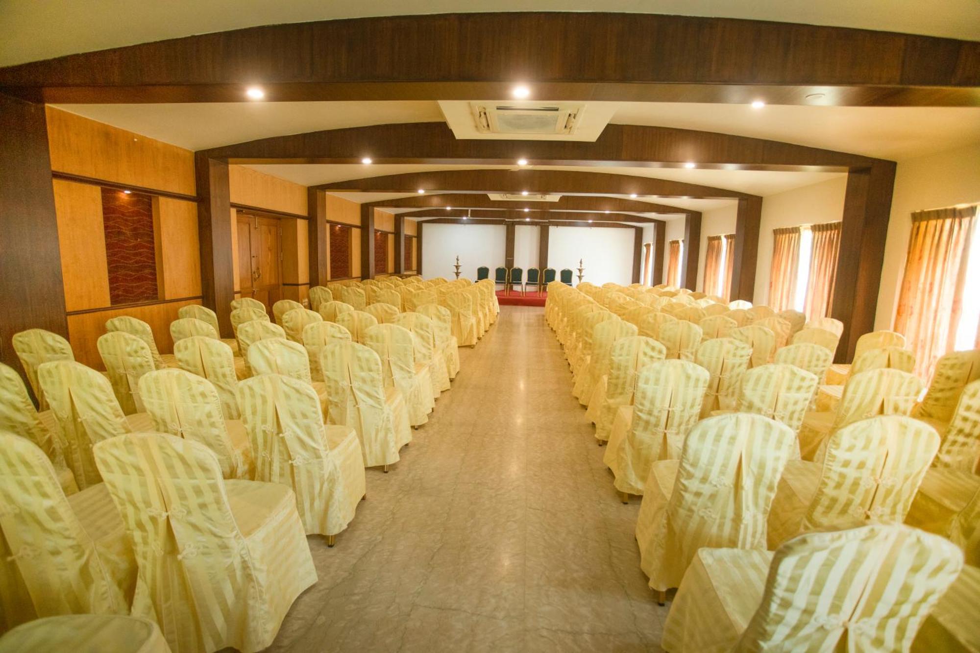 Saaral Resorts & Hotels Pvt Ltd Kuttālam Exterior foto