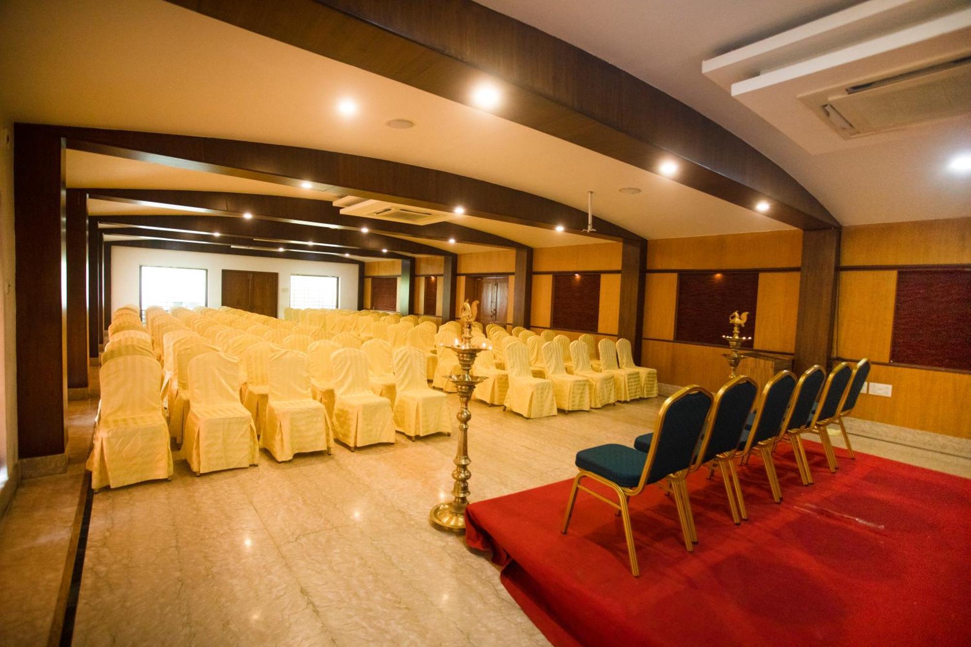 Saaral Resorts & Hotels Pvt Ltd Kuttālam Exterior foto