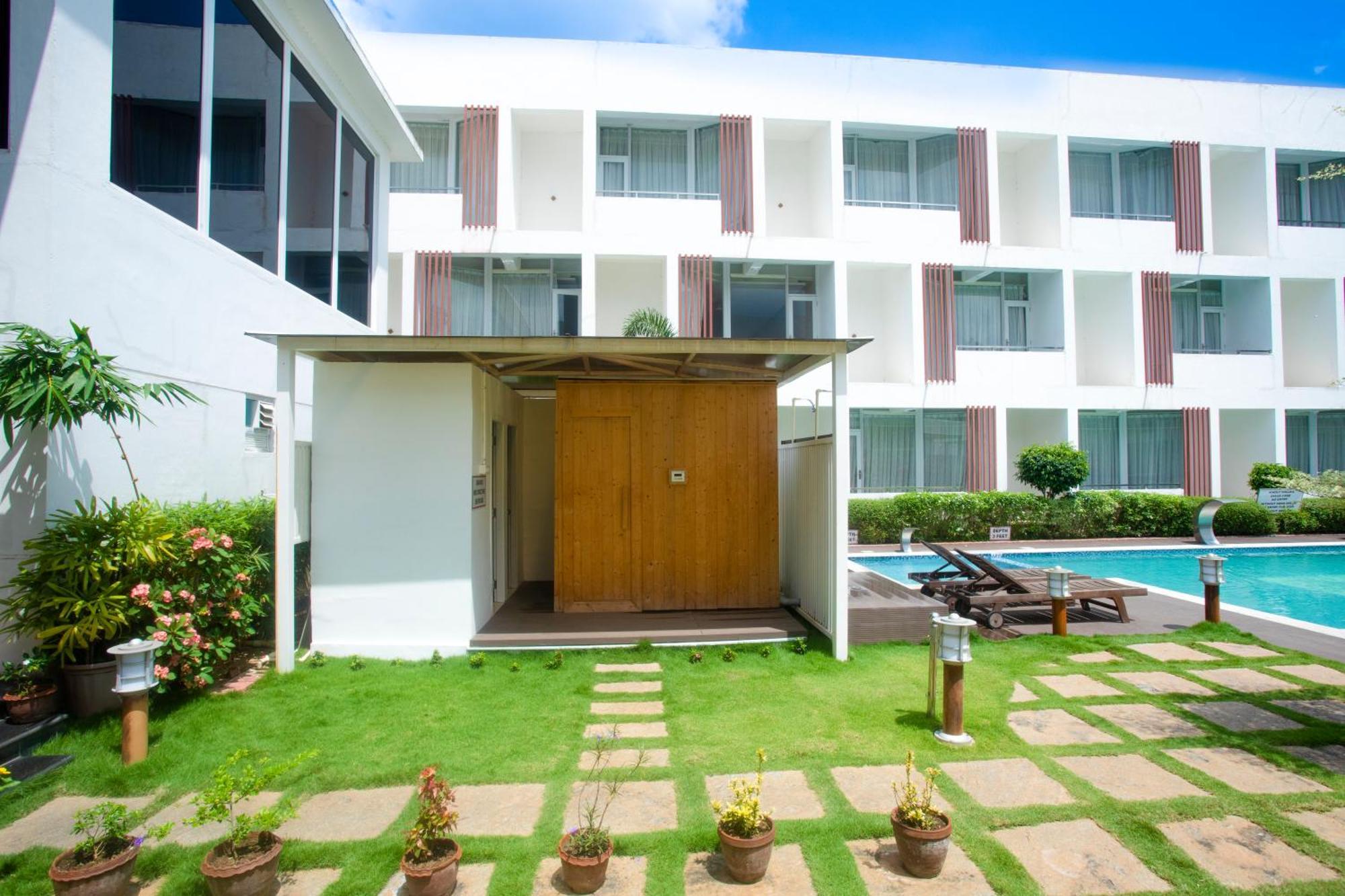 Saaral Resorts & Hotels Pvt Ltd Kuttālam Exterior foto