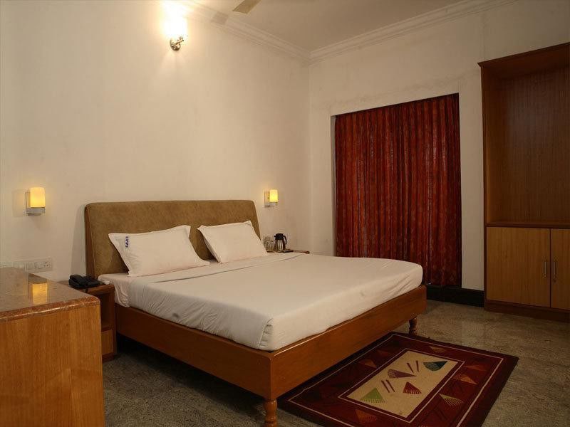 Saaral Resorts & Hotels Pvt Ltd Kuttālam Exterior foto